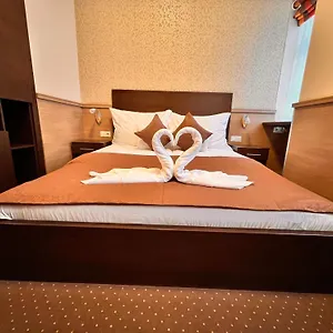 21 And Budapeste